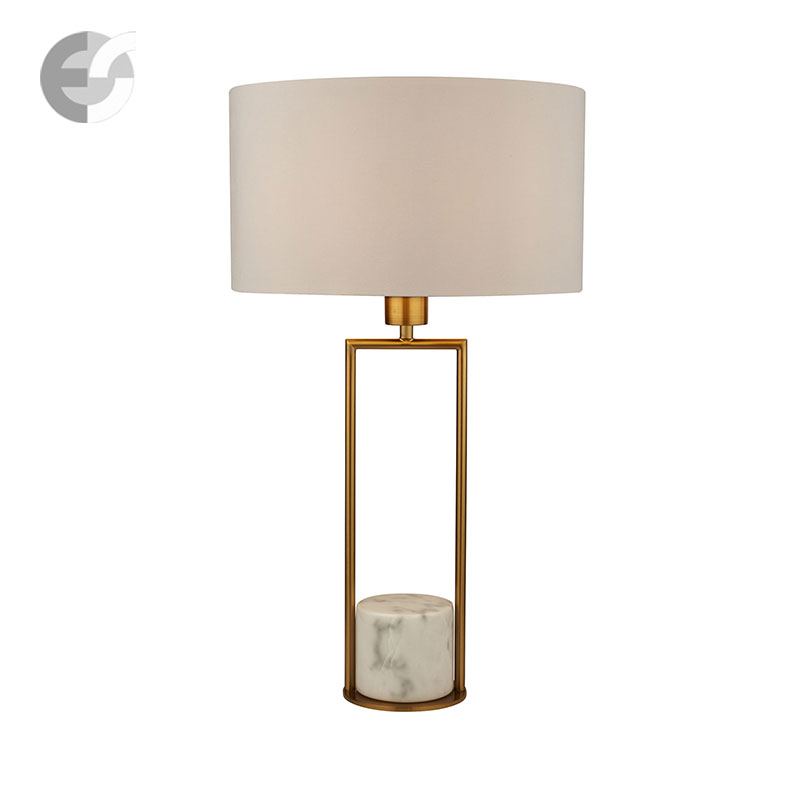 noshtna lampa claire