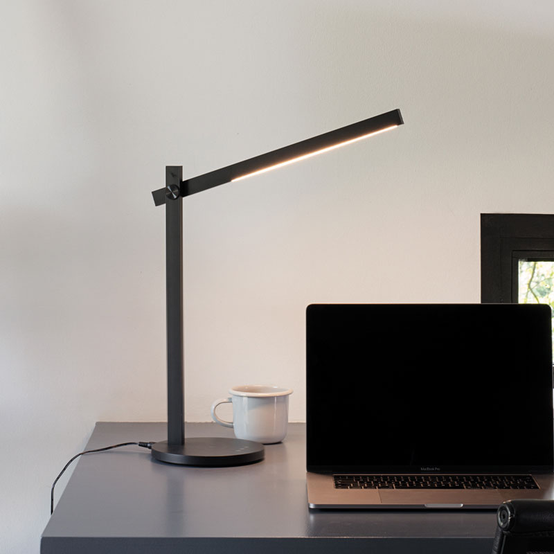 nastolna lampa za bjuro pivot