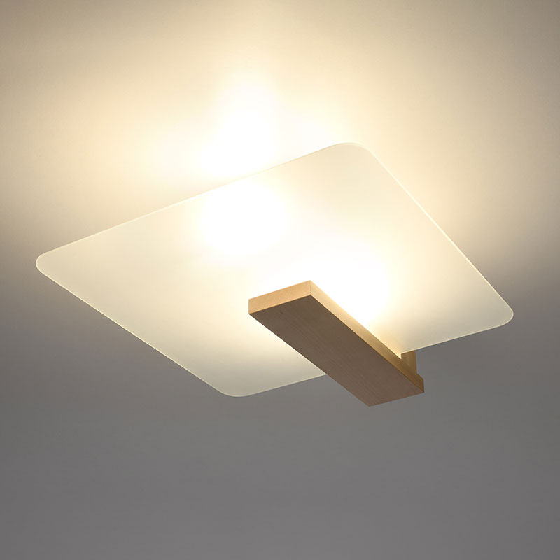 plafon ot estestveno dyrvo lappo