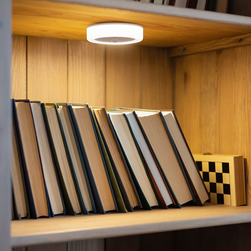 led lampa za shkaf s bateriq i magnit magnetic