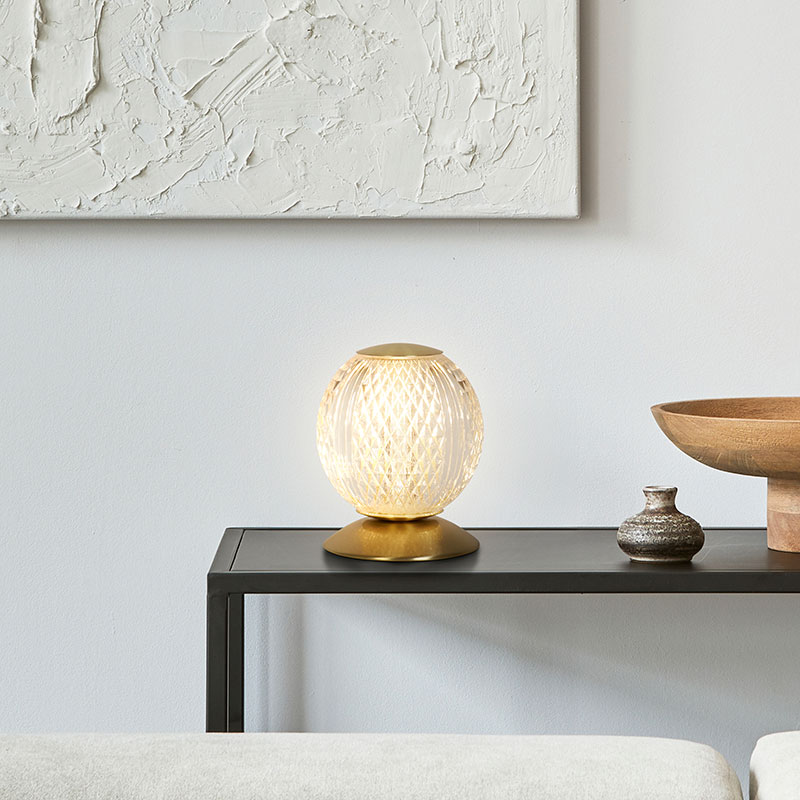 nastolna lampa mesing metal i akril allure