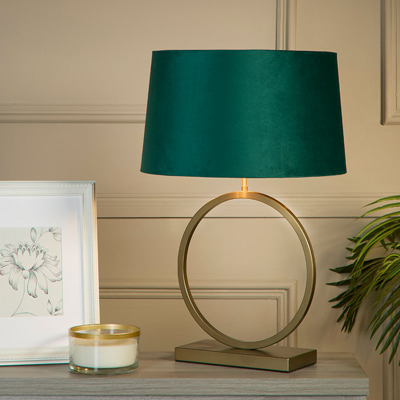 noshtna lampa s izumrudeno zelen abajur elegant