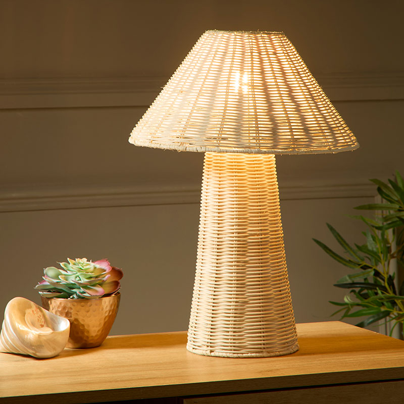 nastolna lampa ot ratan tulum