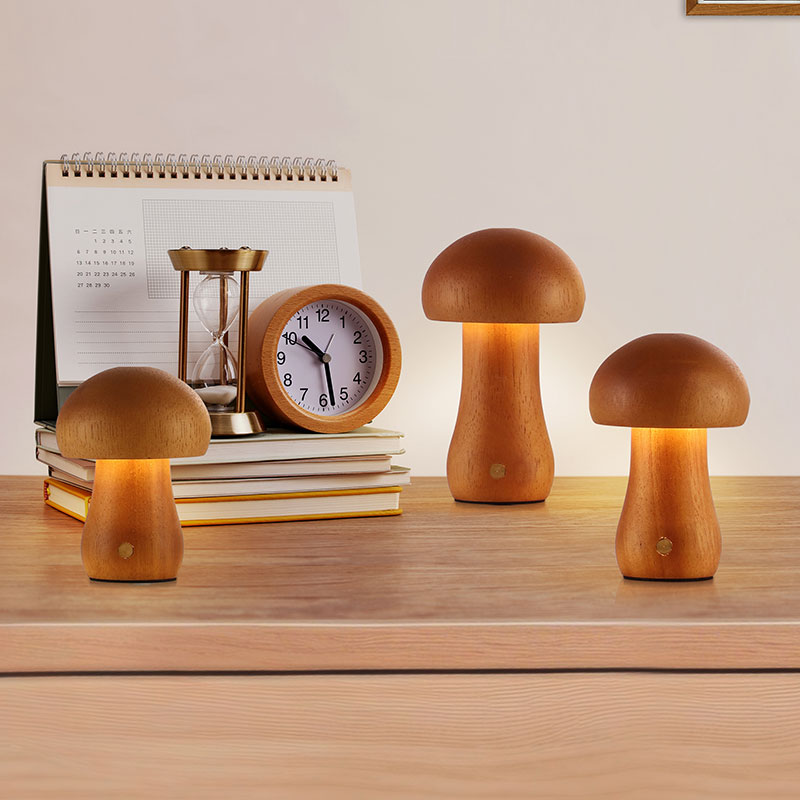 komplekt 3br. nastolni lampi s usb zarejdane mushroom