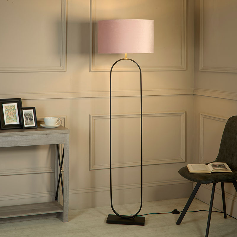 podova lampa s tekstilen rozov abjur modish