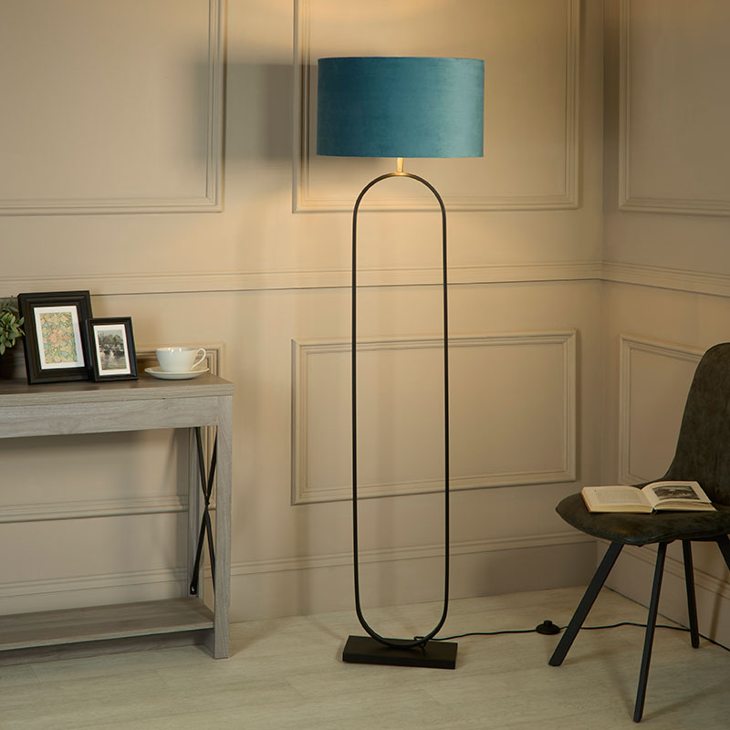 podova lampa s tekstilen abjur modish